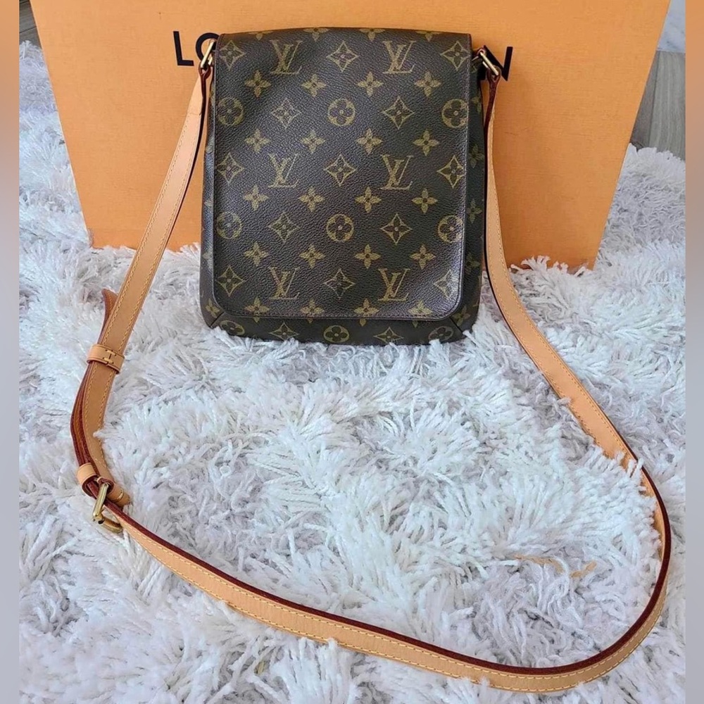 Louis Vuitton Musette Salsa w/ new crossbody
strap *Authentic*